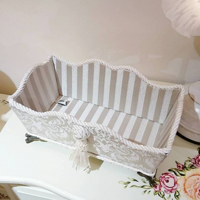 ジェニファーテイラー　脚付き小物入れ　Haruno　グレー　【薔薇雑貨　カルトナージュ　リモコンボックス　ロココ　プリンセス】