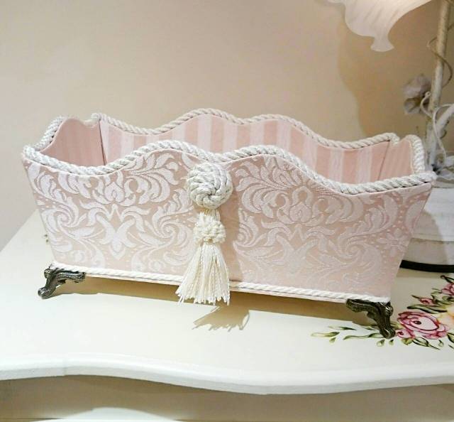 ジェニファーテイラー　脚付き小物入れ　Haruno　ピンク　【薔薇雑貨　カルトナージュ　リモコンボックス　ロココ　プリンセス】