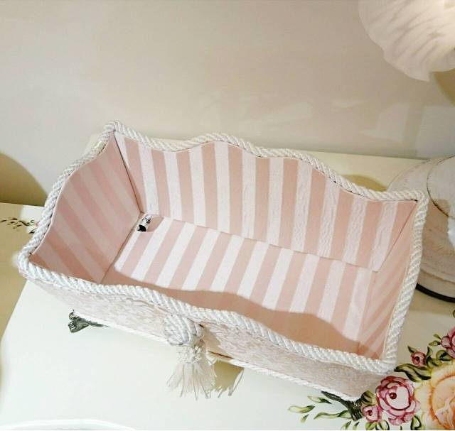 ジェニファーテイラー　脚付き小物入れ　Haruno　ピンク　【薔薇雑貨　カルトナージュ　リモコンボックス　ロココ　プリンセス】