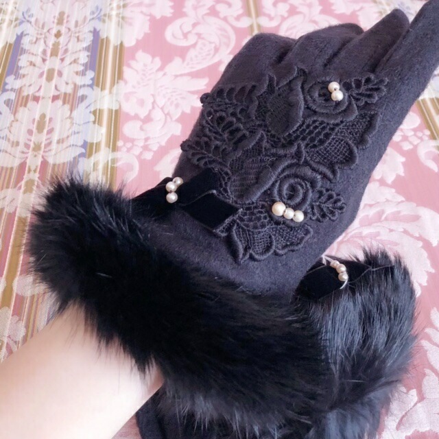 【メール便可】エレガントフラワーファー手袋　ブラック　【薔薇雑貨　服飾小物　グローブ　アクセサリー　防寒対策　冬小物　ローズ　レース　リボン　プリンセス】