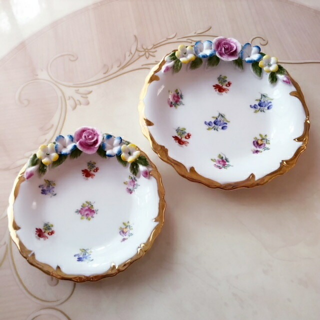 陶花付きプレート L　【薔薇雑貨　お皿　食器　陶器　アクセサリートレー　小物入れ　カトラリー入れ　ロイヤルアーデン】