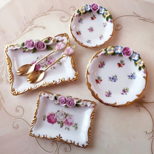 陶花付きプレート L　【薔薇雑貨　お皿　食器　陶器　アクセサリートレー　小物入れ　カトラリー入れ　ロイヤルアーデン】