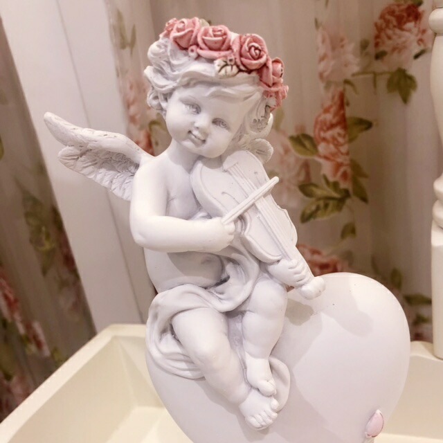 インテリア　エンジェル ハートに座る天使 【薔薇雑貨 ローズ エンゼル 天使 フェアリー