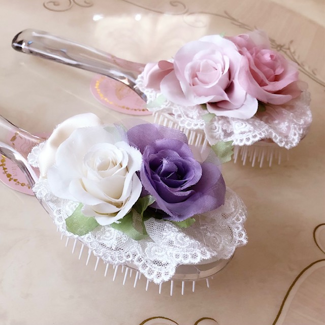 お花飾りのヘアブラシ 【薔薇雑貨 ローズ雑貨 姫系雑貨