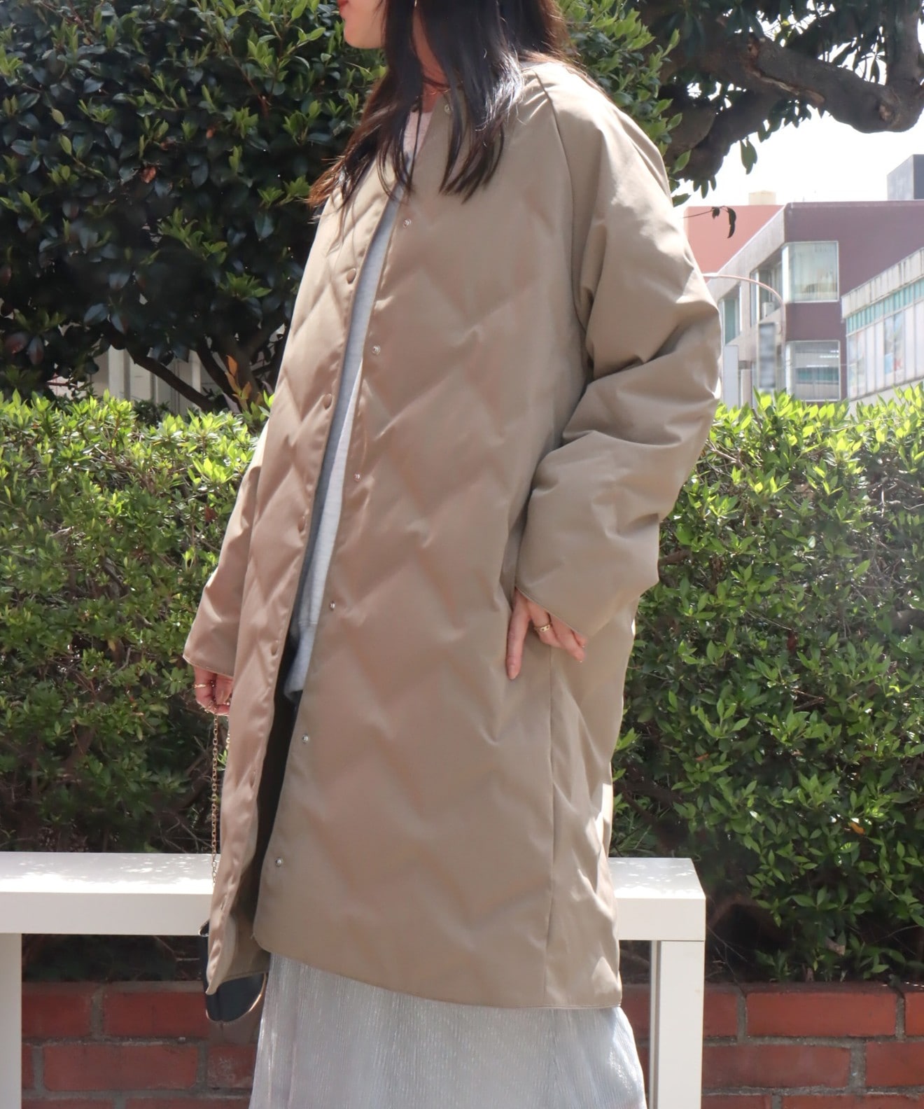 リベルモア|ノーカラーシームレスロングダウンコート|libelle more