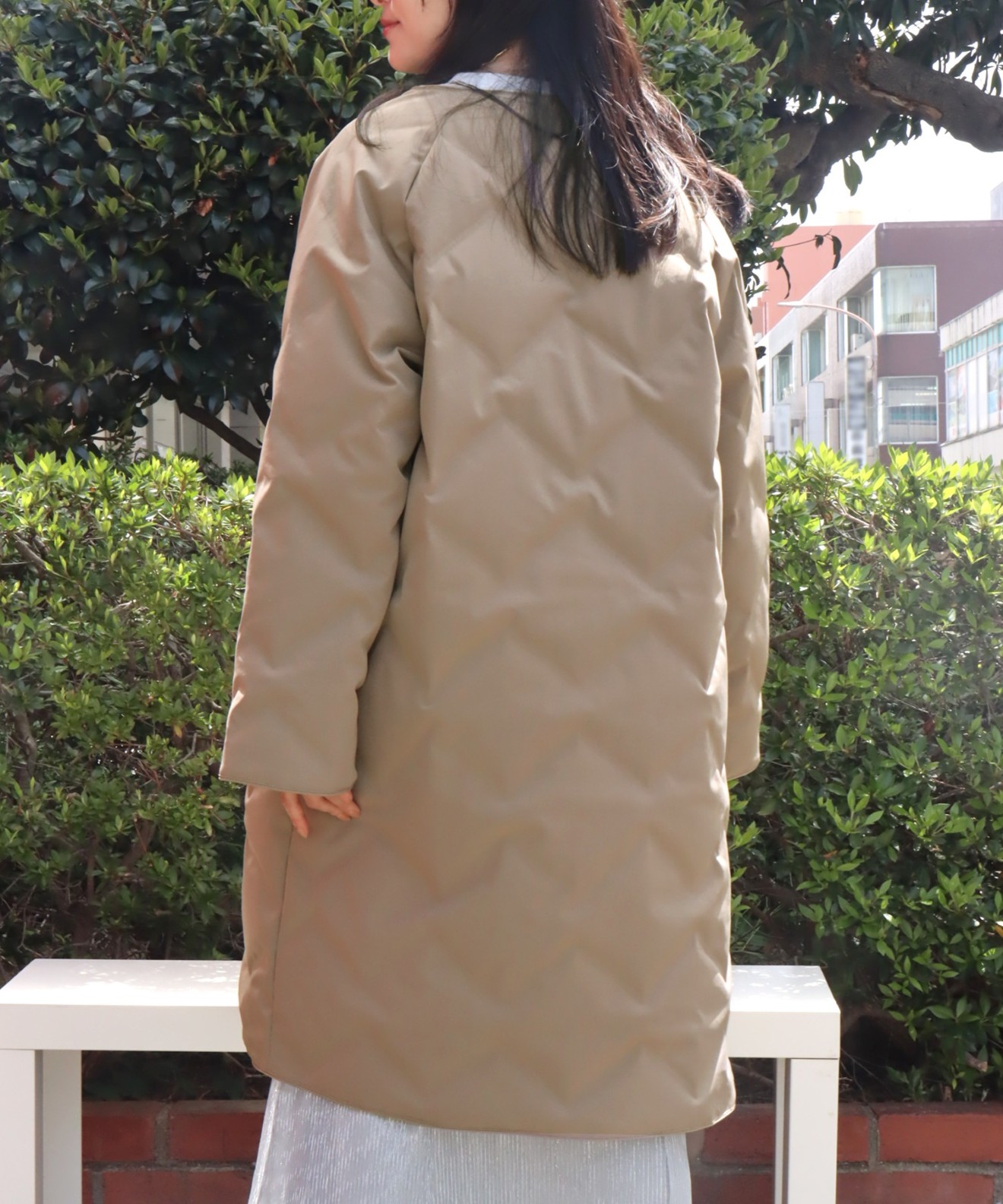リベルモア|ノーカラーシームレスロングダウンコート|libelle more