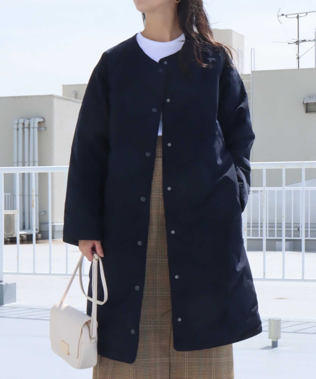 リベルモア|ノーカラーシームレスロングダウンコート|libelle more