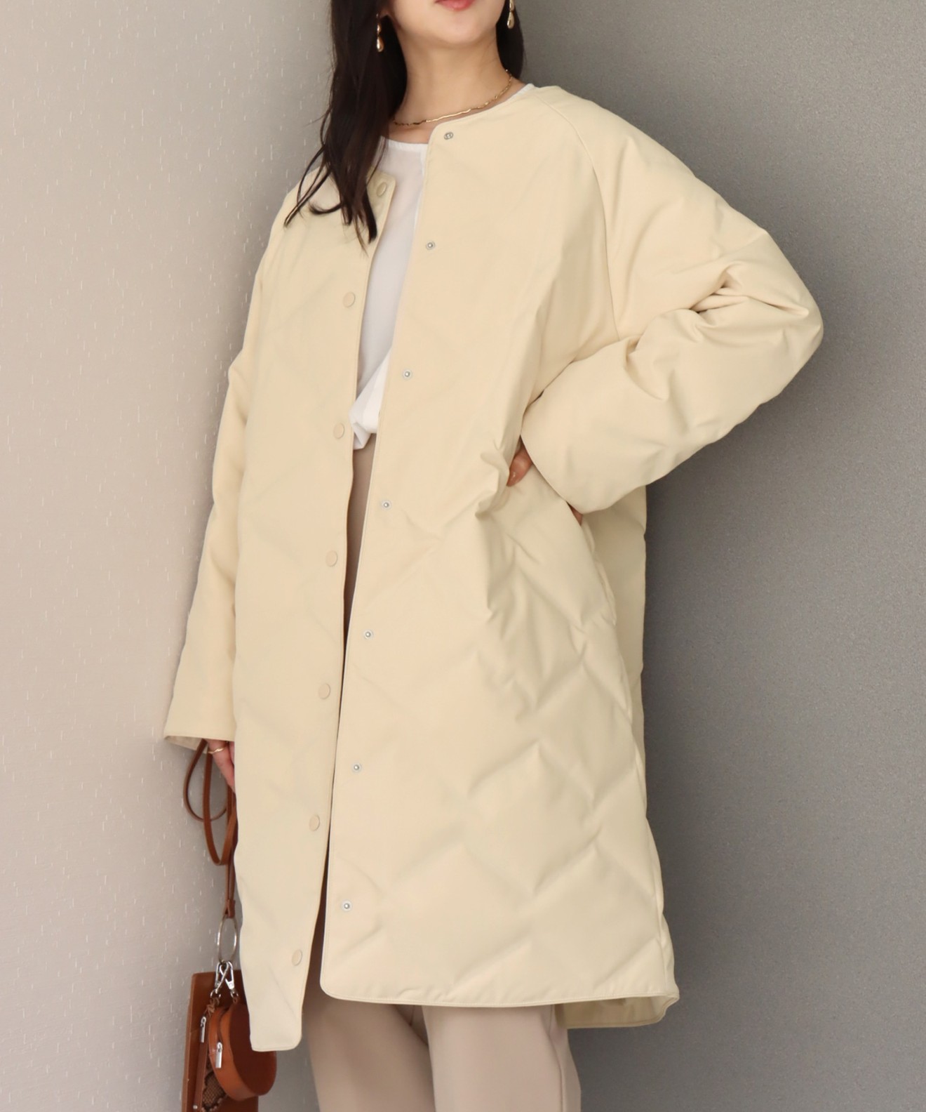 リベルモア|ノーカラーシームレスロングダウンコート|libelle more