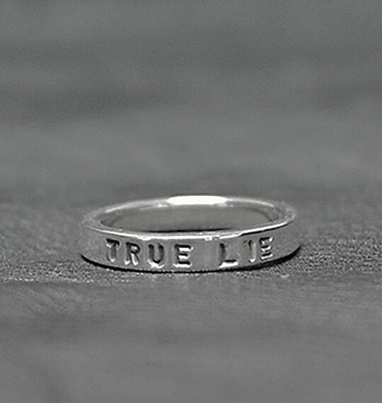 大きいサイズ メンズ シルバー メッセージリング(指輪) TRUE LIE 受注 