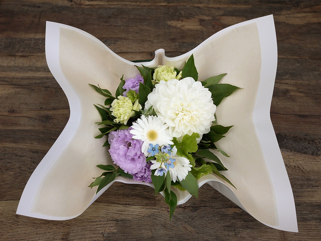 お供えアレンジメント Sサイズ 予算 3 000円 レミルフォイユドゥリベルテ 花 ギフト 通販