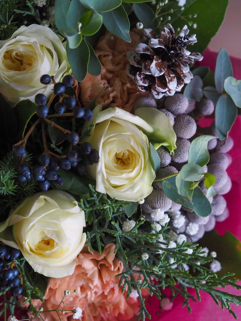 【そのまま飾れるブーケBOX】季節のブーケ ドゥブー -Winter Ver.-