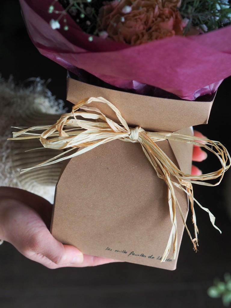 【そのまま飾れるブーケBOX】季節のブーケ ドゥブー -Winter Ver.-