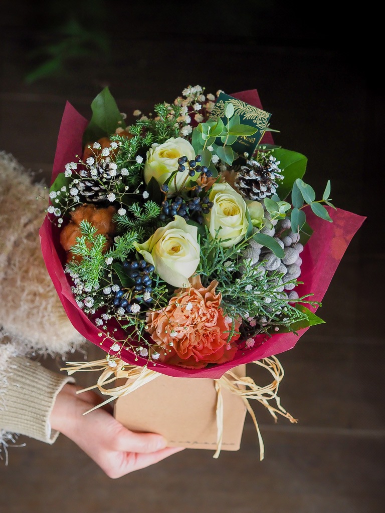 【そのまま飾れるブーケBOX】季節のブーケ ドゥブー -Winter Ver.-