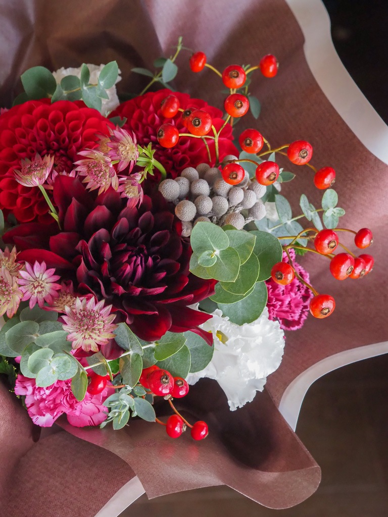 【選べるラッピング】季節のナチュラルバスケットアレンジメント -Winter Ver.-