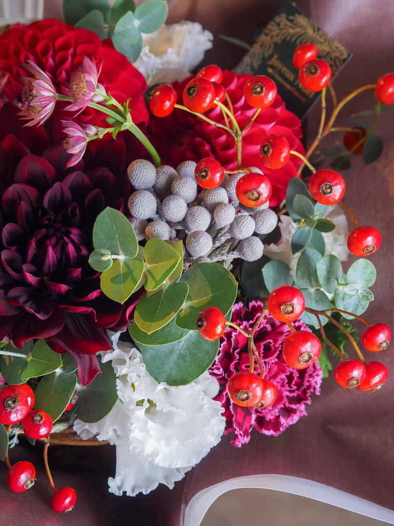 【選べるラッピング】季節のナチュラルバスケットアレンジメント -Winter Ver.-