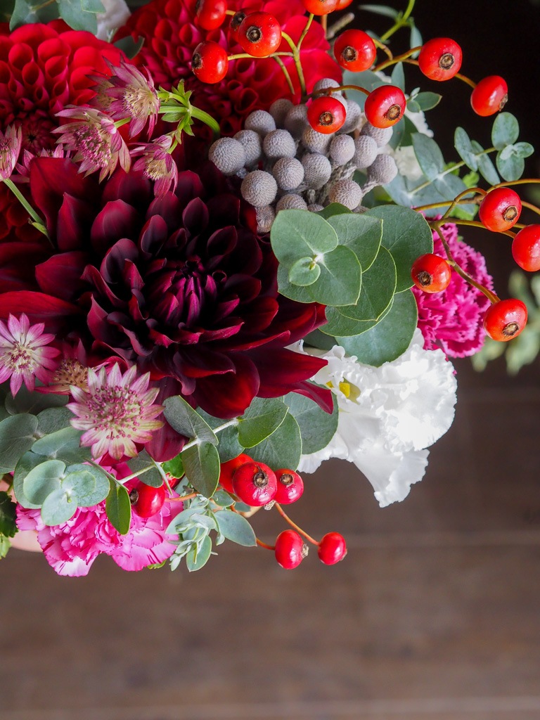 【選べるラッピング】季節のナチュラルバスケットアレンジメント -Winter Ver.-