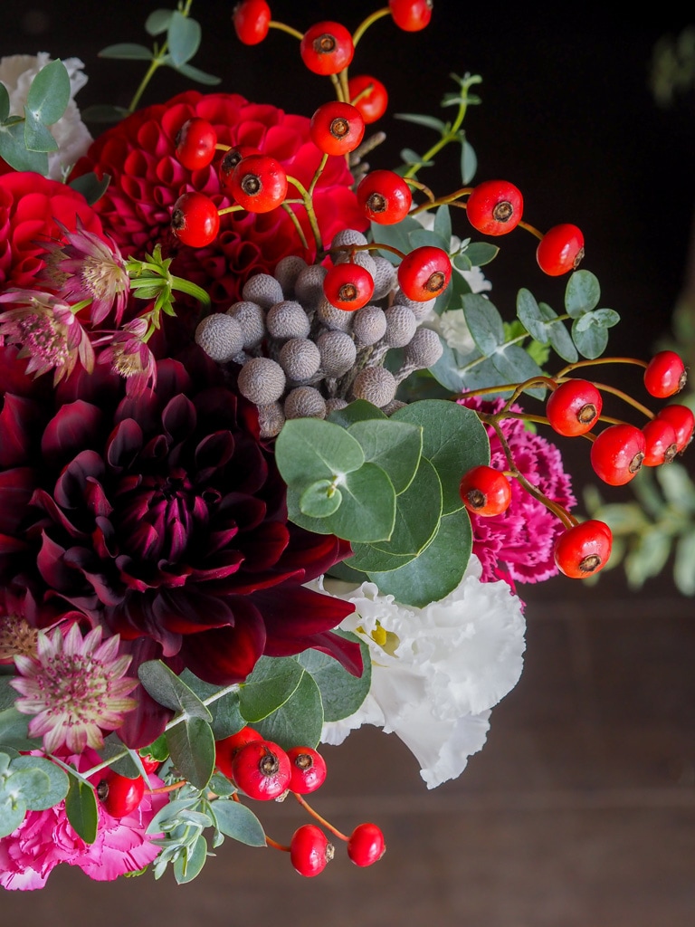 【選べるラッピング】季節のナチュラルバスケットアレンジメント -Winter Ver.-