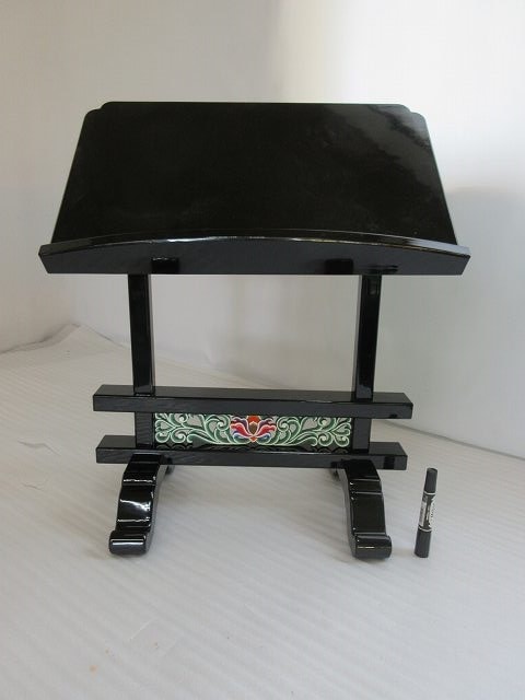 【特別販売品】黒塗り　彫入り見台　金箔なしNO.2(天幅54.5cm高65cm奥32cm)長期在庫品の為、特価セール価格　高級仏具通販 管理番号「4068」