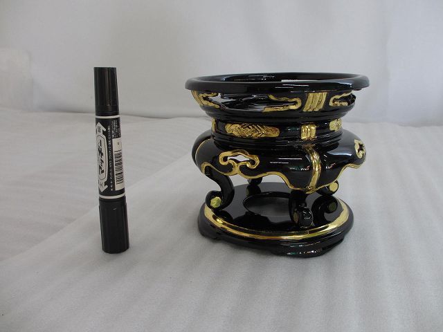 【特別販売品】黒塗り　丸金台　PC製(直径15センチ)長期在庫品のため多少箔擦れ有、特価価格　木製高級仏具通販　(管理番号8263)