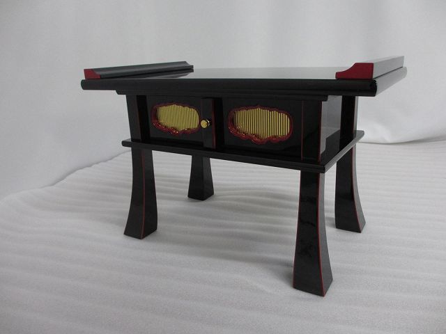 【特別販売品】黒面朱塗り　経机　(幅約42cm×高さ約25.5cm×奥行約24cm) 特価セール価格 在庫品特価 高級木製仏具通販(管理番号8220) 