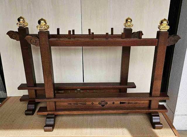 【特別販売品】欅製　塔婆立て 2台セット(柱幅内90cm総高95cm奥38cm)在庫品特価　木製高級寺院仏具通販(商品番号4552)
