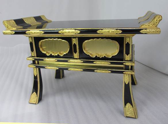 【中古品特別販売品】黒塗り　経机　金具付き　18号(幅約54.5cm高さ約31.5㎝)中古品につきご了承下さい　特価価格です　管理番号「997585」