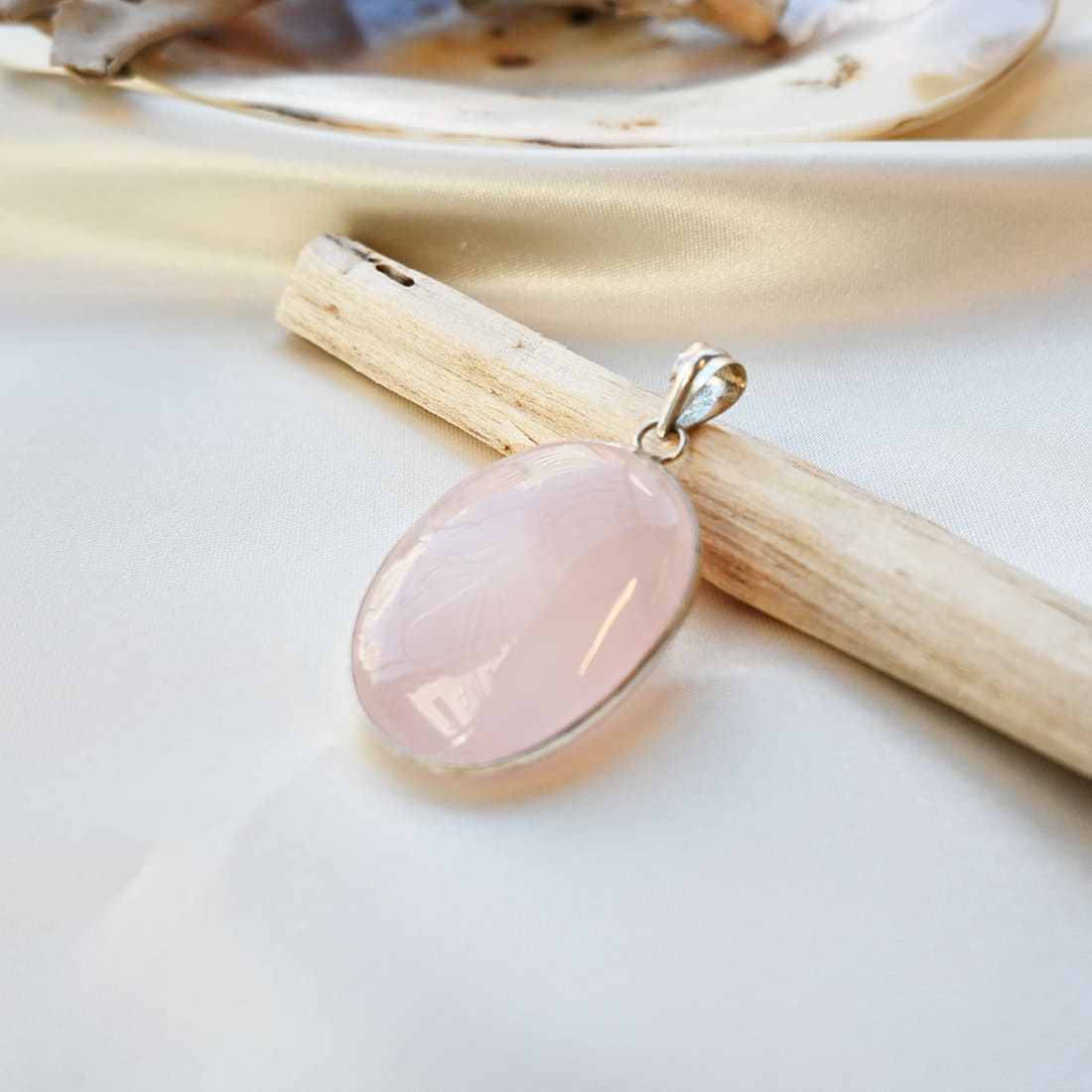 ペンダントトップ（ローズクォーツ・楕円）