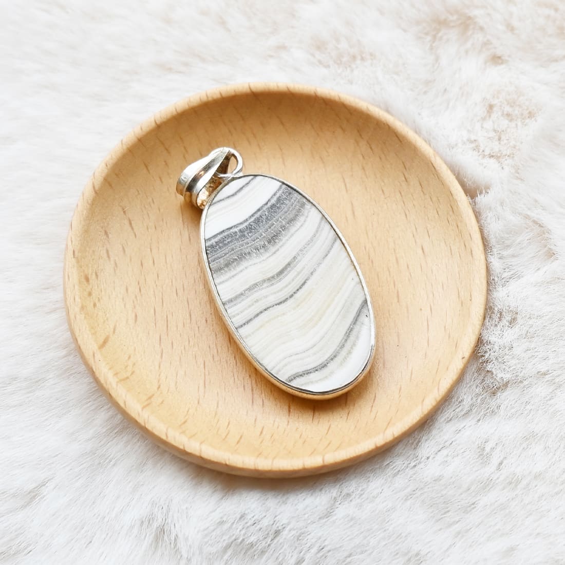 ペンダントトップ（ホワイトアゲート）