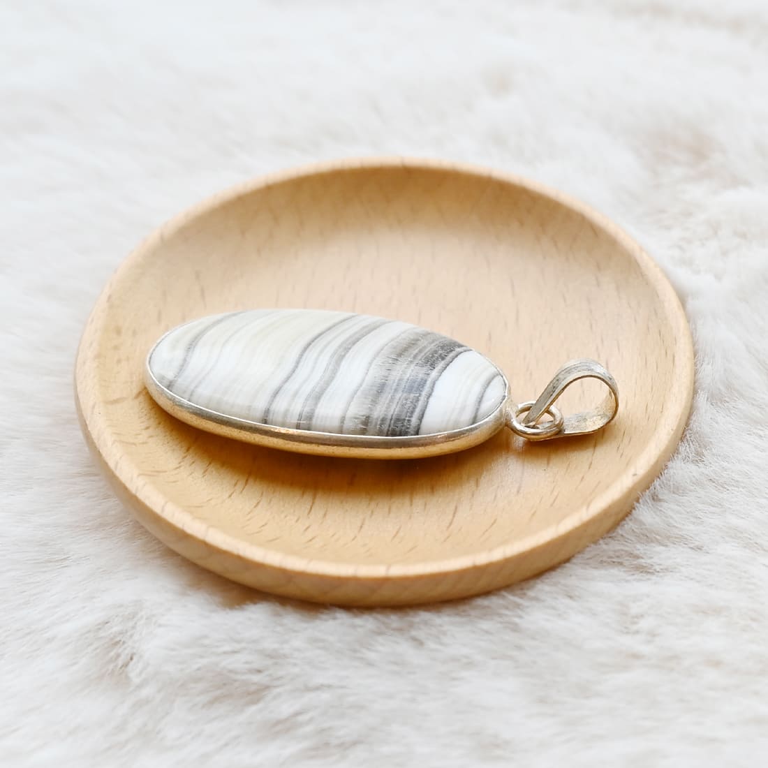 ペンダントトップ（ホワイトアゲート）