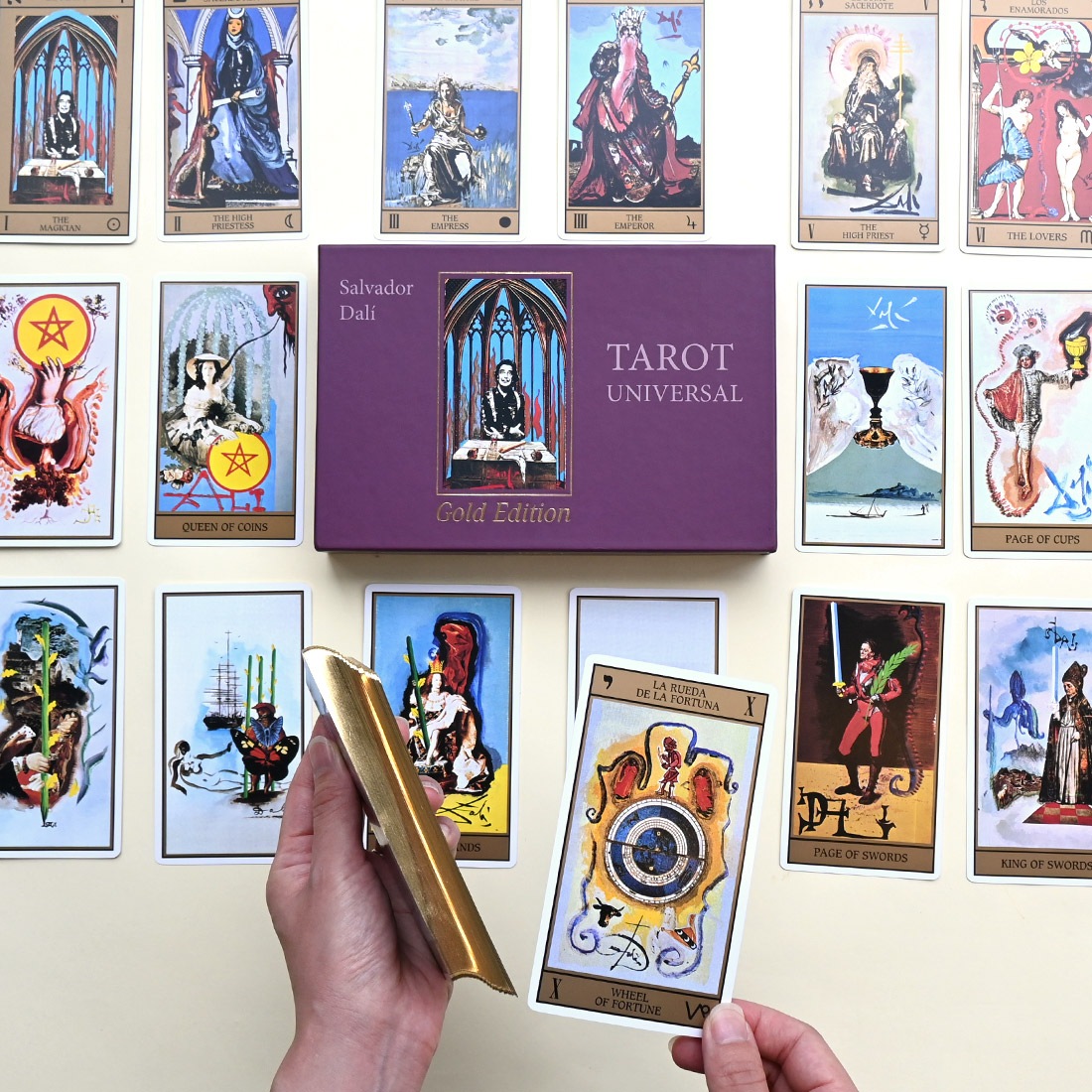 タロット】TAROT UNIVERSAL DALI（ケース付） サルバドール・ダリ