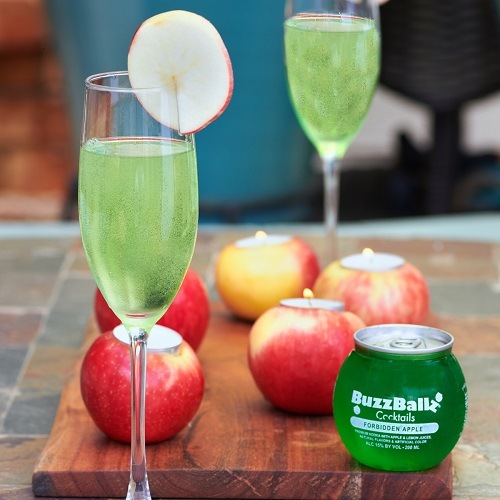 バズボールズ フォービドゥンアップル 200ml15度 新感覚カクテル RTD BuzzBallz Forbidden Apple 冷やしてそのまま カクテル リキュール パーティー 賞味期限2025年8月末 長S