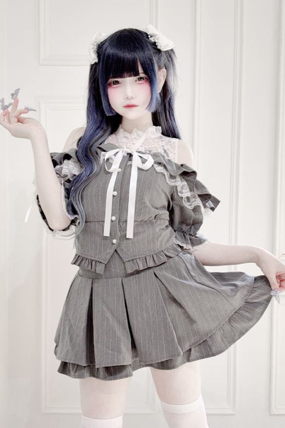 は*︎様 cccmalie シーマリー　レースセットアップ　グレー　40 MA*RS】【2点SET】肩開きレースフリルセットアップ - グレー size-F