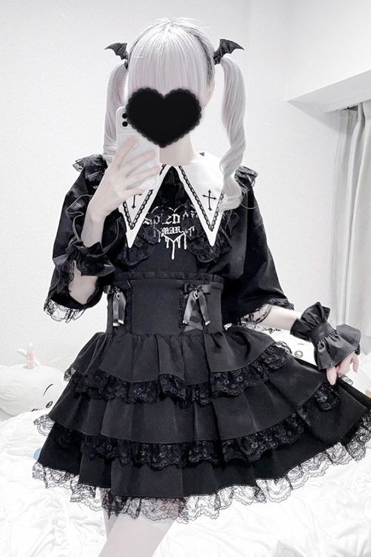 MA＊RS　コスメ柄　トップス　ホルターネック　マーズ　姫ギャルレア☆ マーズ MA*RS】胸開き肩レーステレコトップス - ブラック size-F | 地雷系