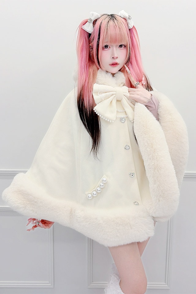 PrincessMelodyリボン付きボリュームファーフードケープコートホワイト Princess Melody】レースリボン付きボリュームファーフードケープ
