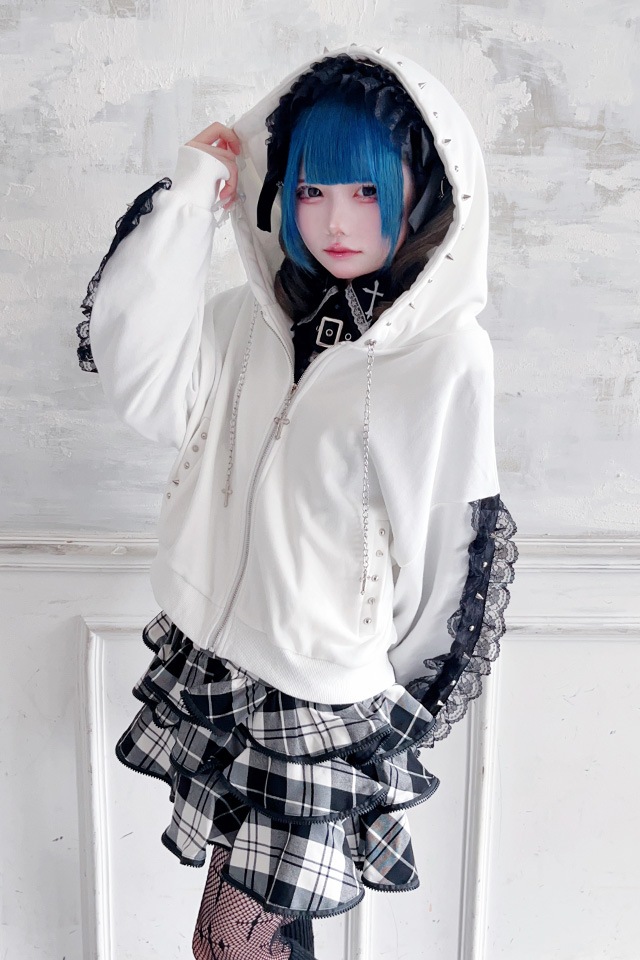 MA*RS】スタッズ付きクロス刺繍ショートパーカー - ホワイト