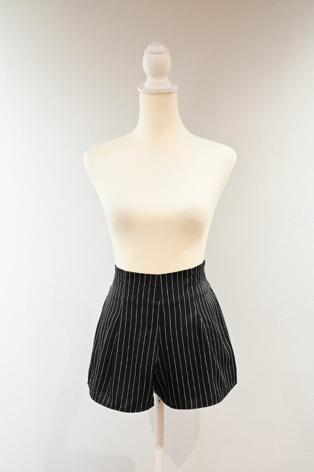 たろー　レディース　BLK M MA*RS】【2点SET】クロス刺繍ティアードセットアップ - WHT/ブラック