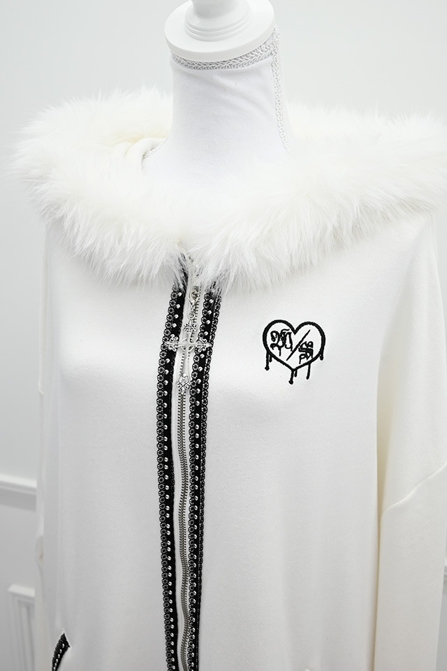 MA＊RS 20th Anniversary ファー付きロングパーカーモデル着用 MA*RS】ファー付きクロスビッグパーカー - ホワイト size-F | 地雷系