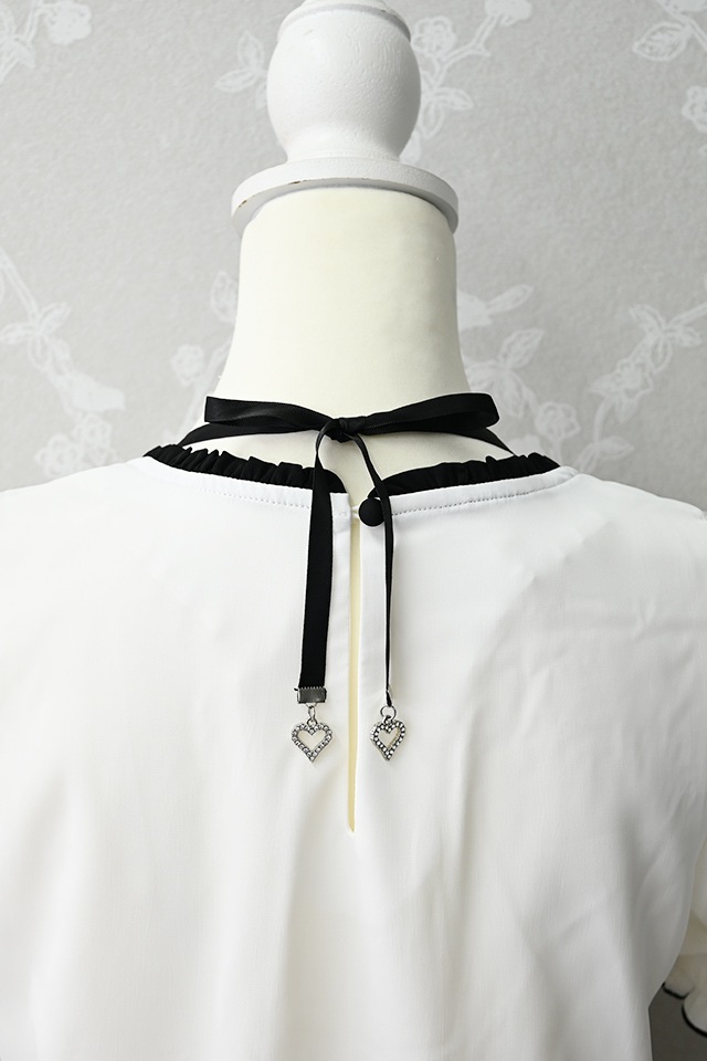 MA*RS】サテンリボン付きハートカットブラウス - ホワイト size