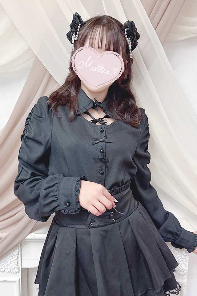 AD2022 23SS チュールフリルデザイン丸襟半袖ブラウス 黒 AD2022 23SS チュールフリルデザイン丸襟半袖ブラウス 黒 - メルカリ