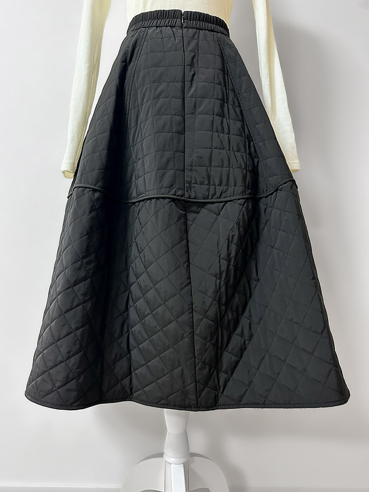 ボリュームキルティングスカート/black | SKIRT | Lily by Risa