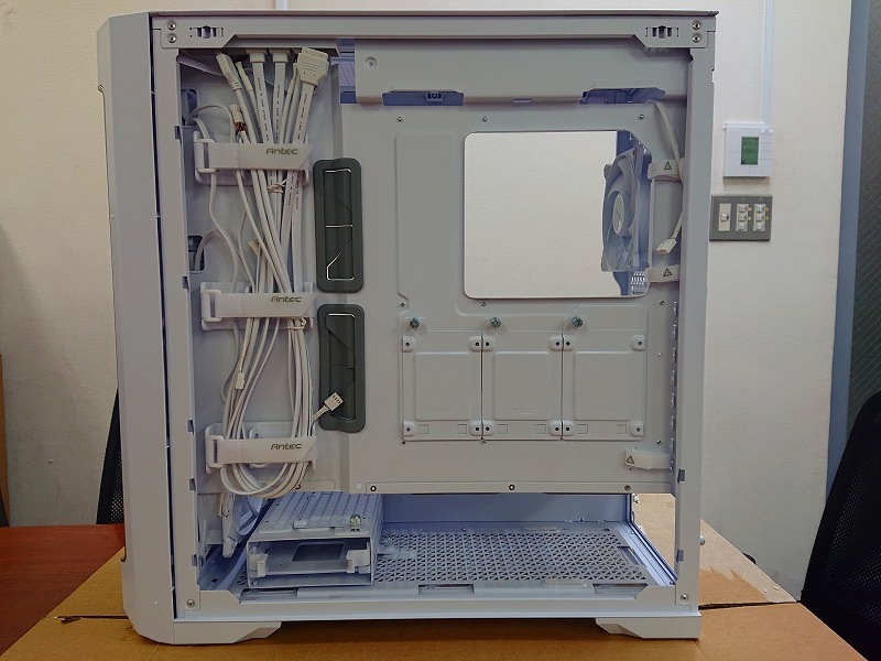 K0317-1 ANTEC Performance 1 FT White (ジャンク品)