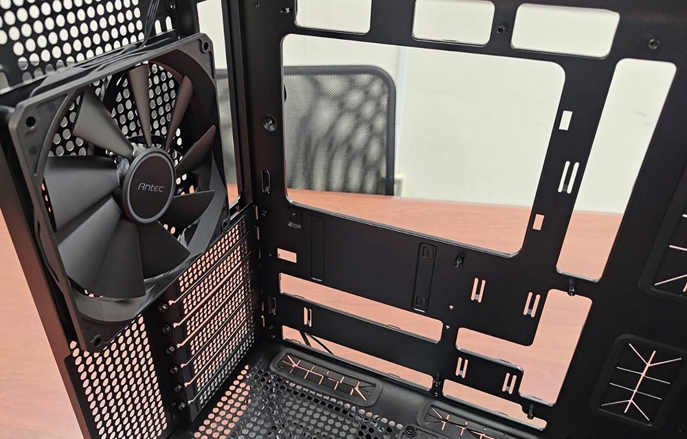 L0227-10 Antec FLUX SE ジャンク