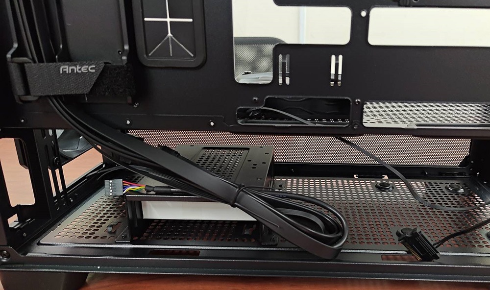 L0227-10 Antec FLUX SE ジャンク
