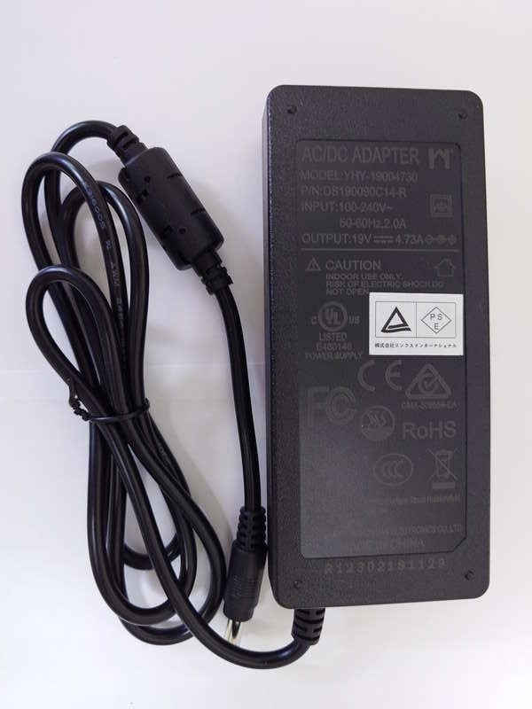 MINISFORUM ACアダプター 19V-90W 丸端子 （保守部材）*