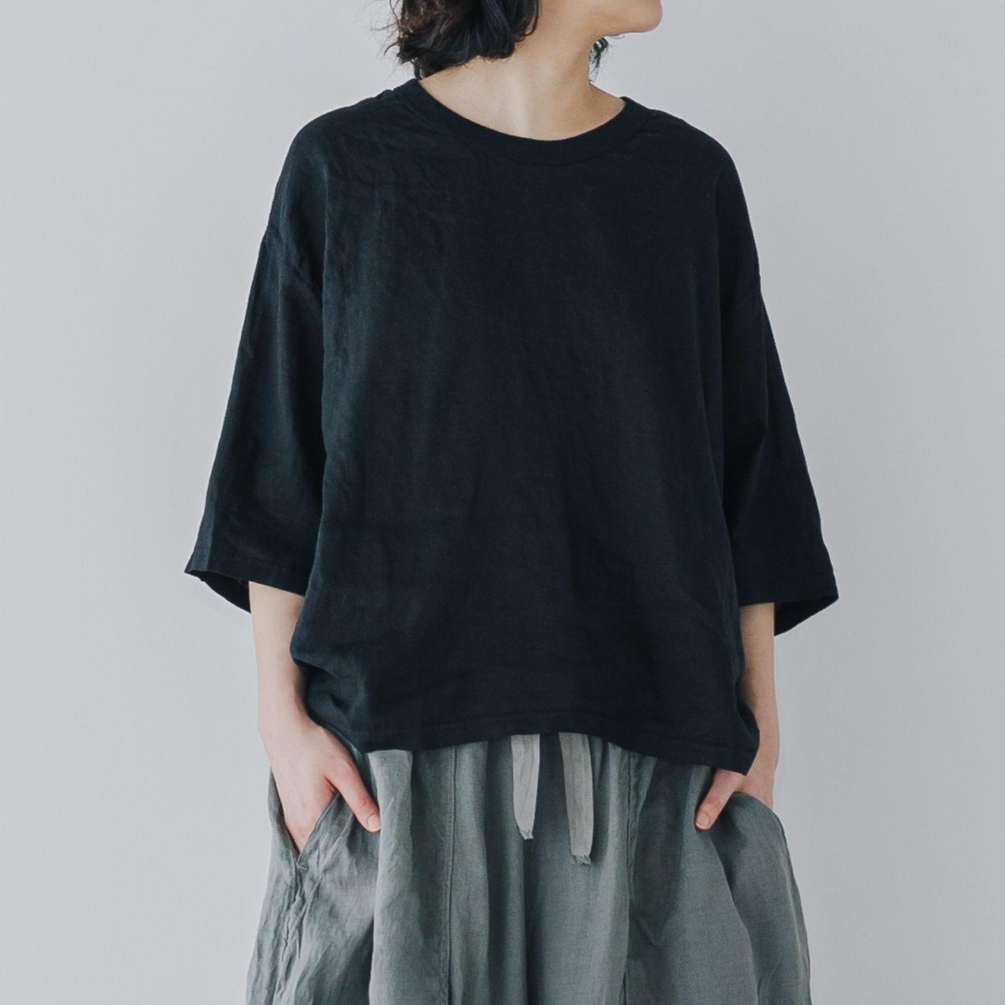 リネン クルーTシャツ _ ブラック