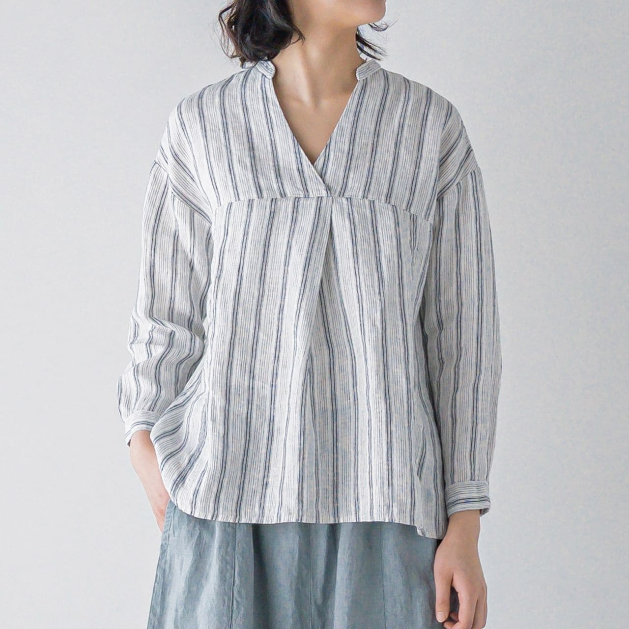 E73-15　Vネック切替えブラウス _ トラン