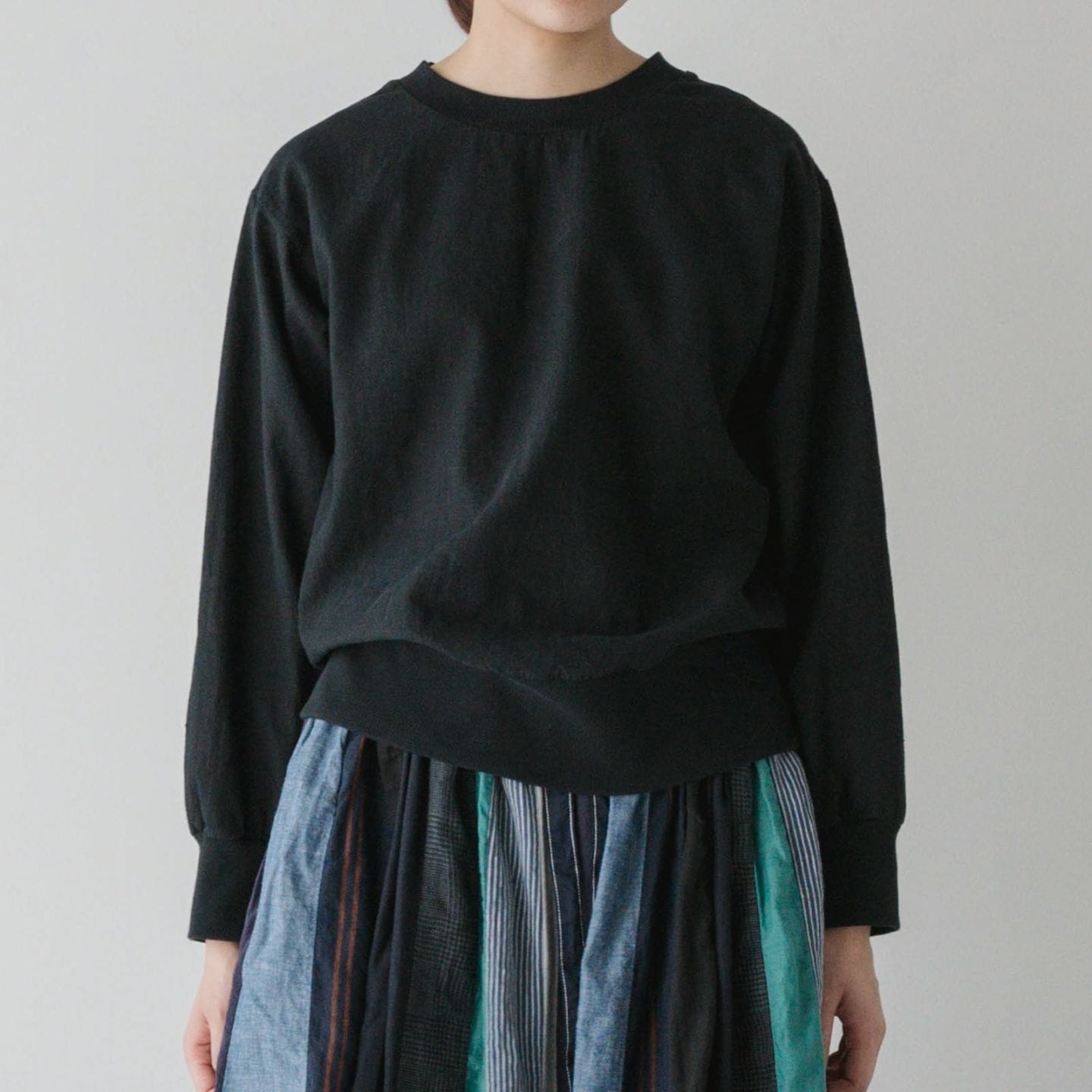 リネンコットン _ クルーネックスウェット _ ブラック