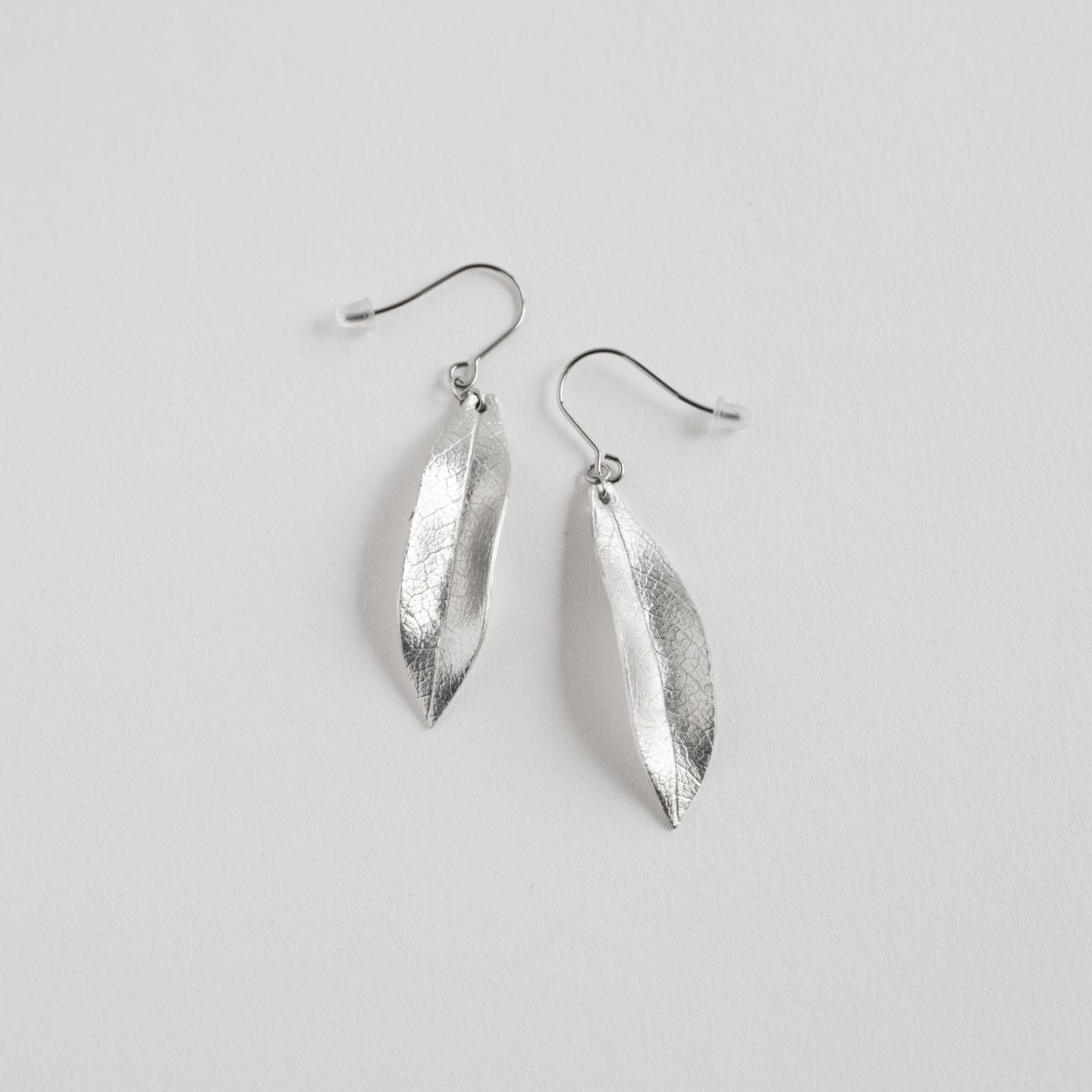 【8月中旬入荷予定】 _ 葉っぱのピアス