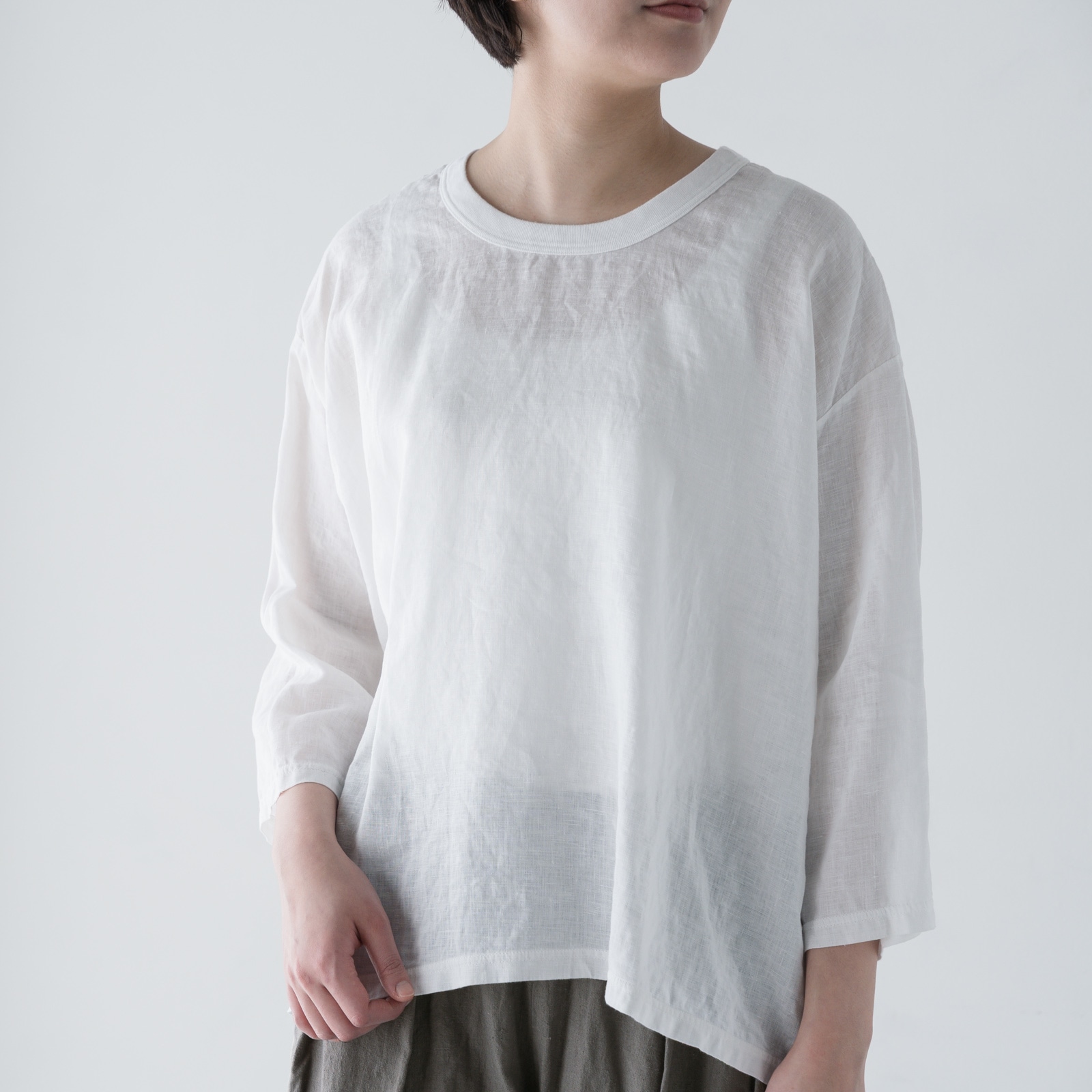 ARTE POVERA _ リネン染め8分袖クルーシャツ ホワイト