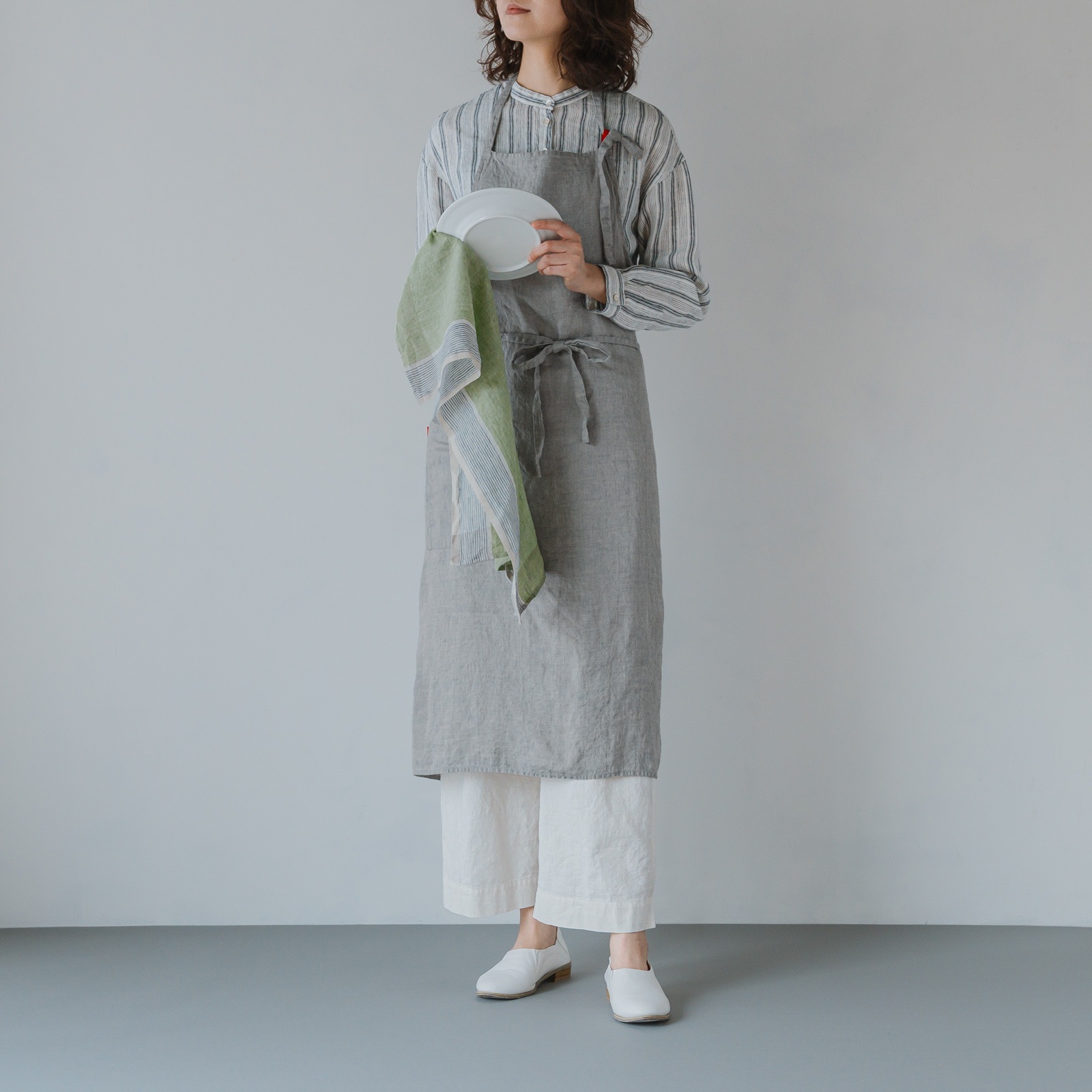 フルエプロン マノン _ スモーキーグレイ
